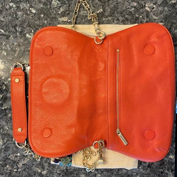 Tory Burch clutch with Removable gold strap - Picture 2 of 4